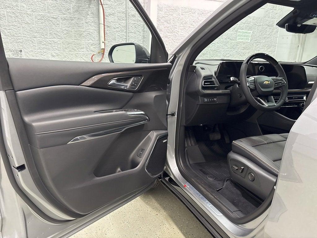 new 2026 Chevrolet Traverse car, priced at $60,570