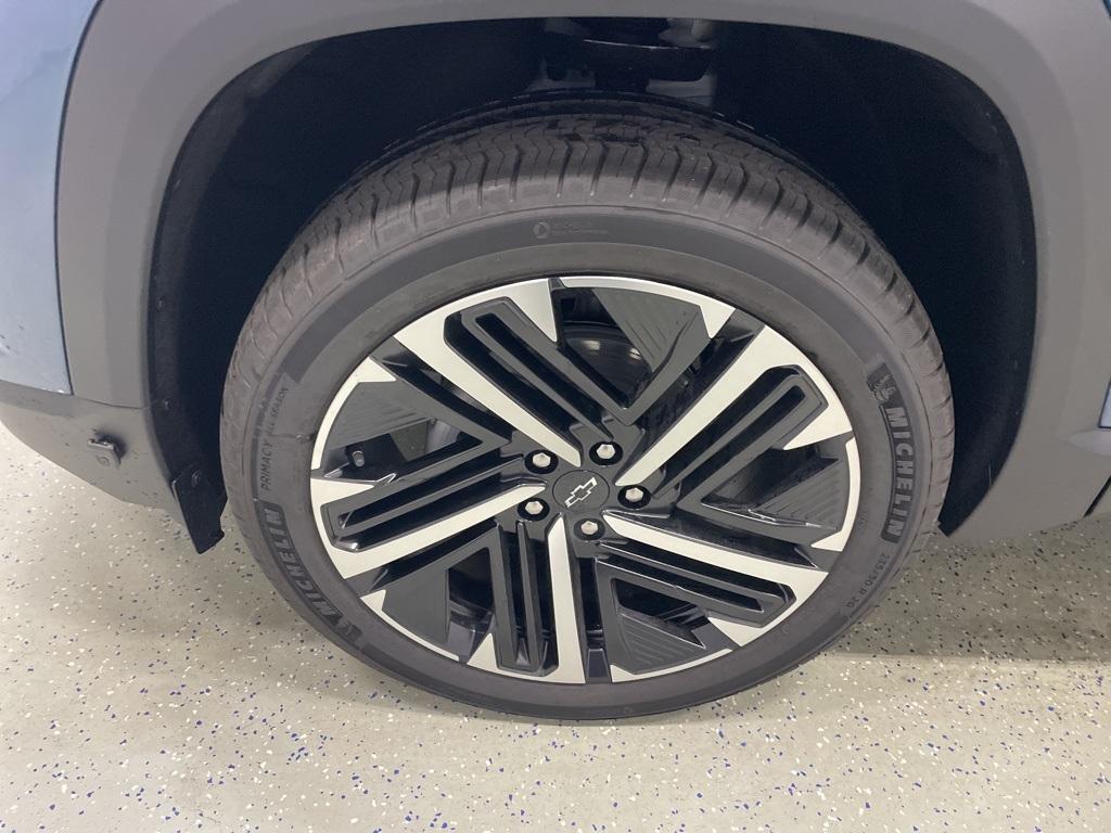 new 2026 Chevrolet Equinox car, priced at $36,199