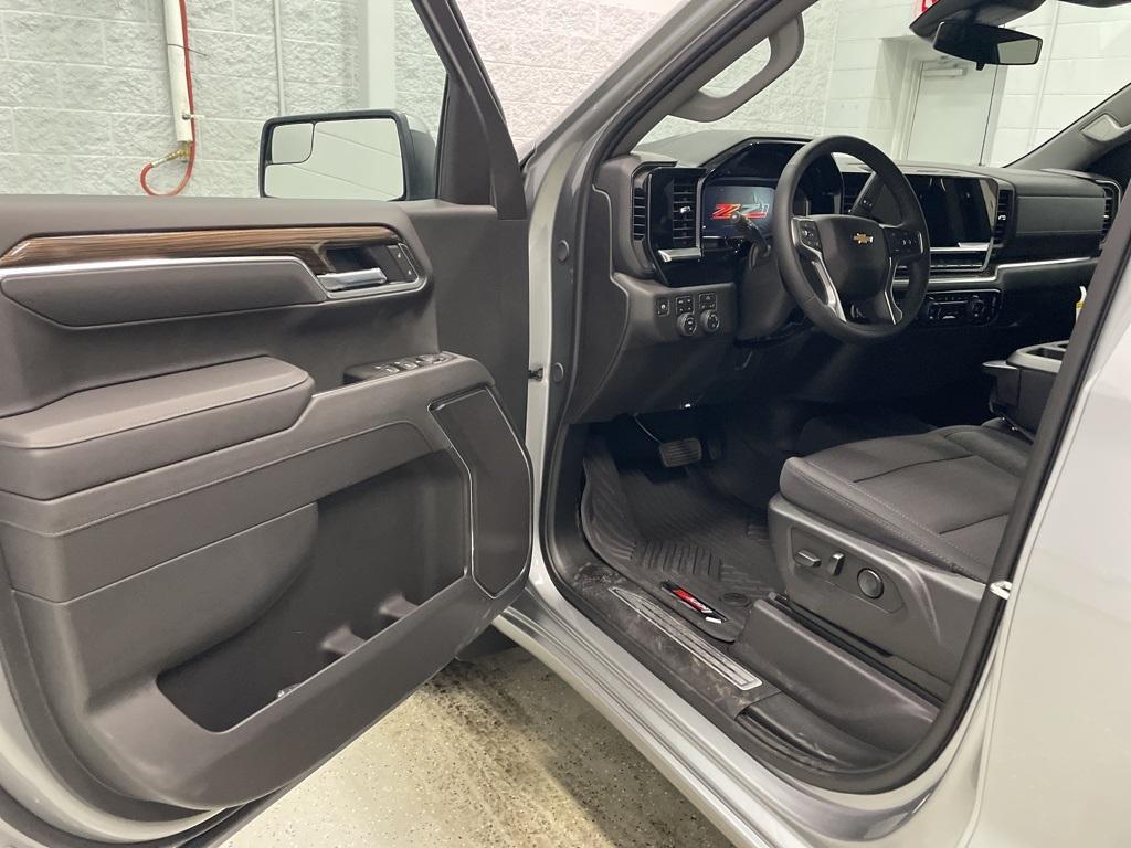 new 2025 Chevrolet Silverado 1500 car, priced at $50,220