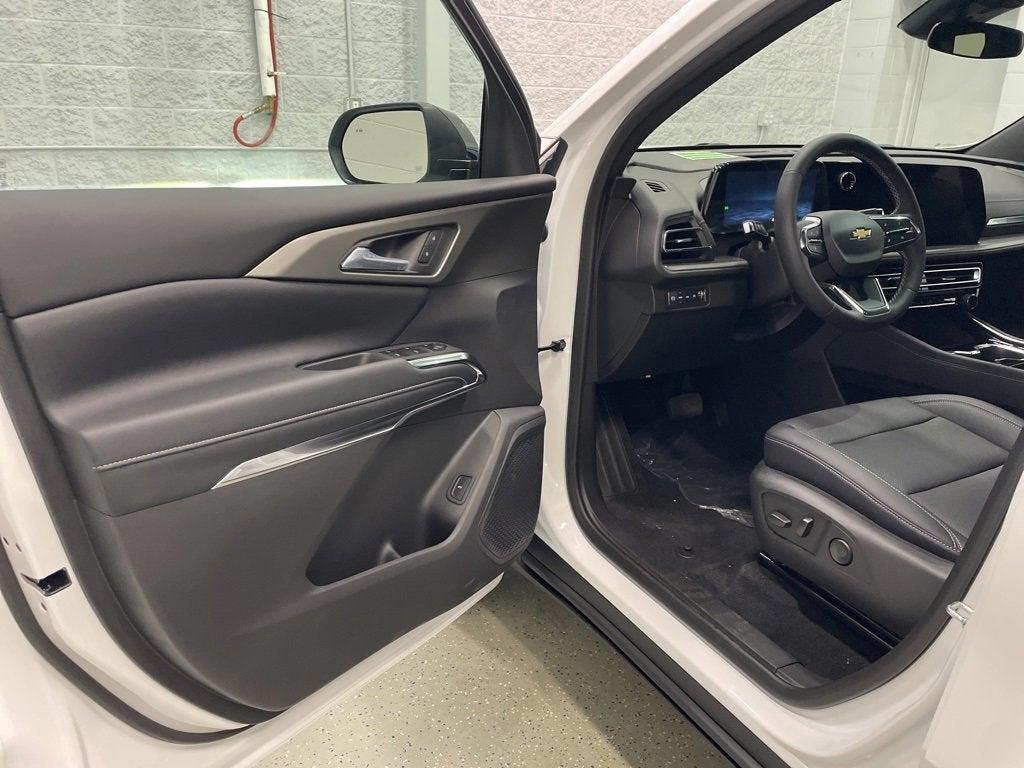 new 2025 Chevrolet Traverse car, priced at $46,890