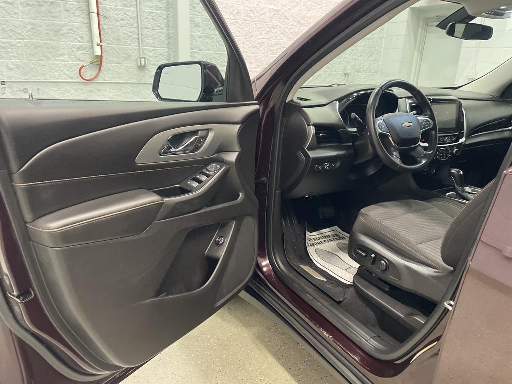 used 2018 Chevrolet Traverse car, priced at $15,990
