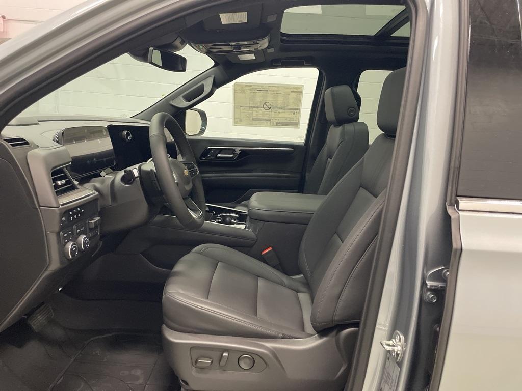 new 2025 Chevrolet Suburban car, priced at $73,345