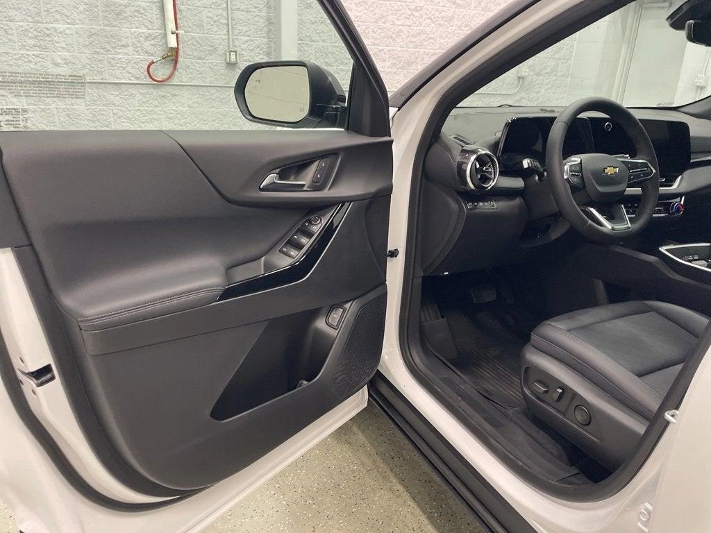 new 2026 Chevrolet Equinox car, priced at $32,850