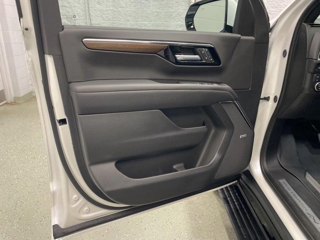 new 2025 Chevrolet Suburban car, priced at $87,499