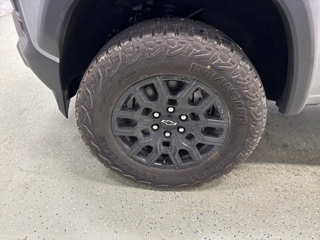 new 2026 Chevrolet Colorado car, priced at $43,930