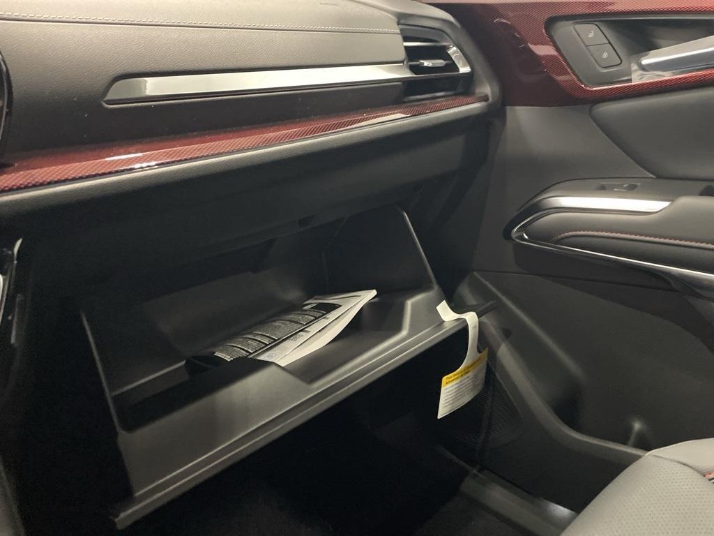 new 2025 Chevrolet Traverse car, priced at $46,999