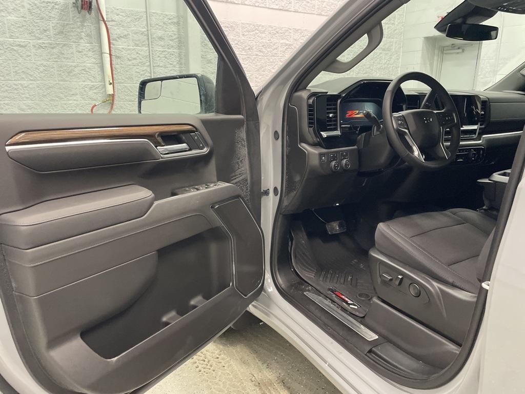 new 2025 Chevrolet Silverado 1500 car, priced at $49,999