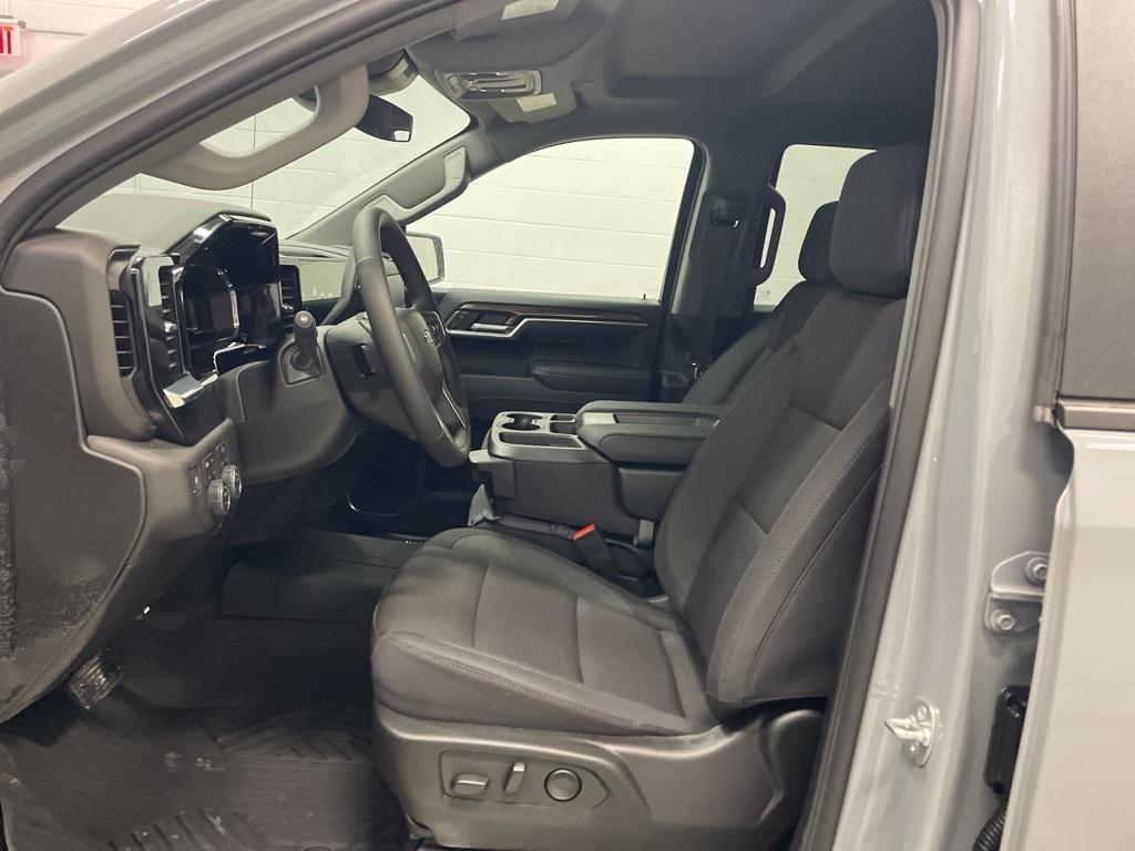 new 2025 Chevrolet Silverado 1500 car, priced at $49,999