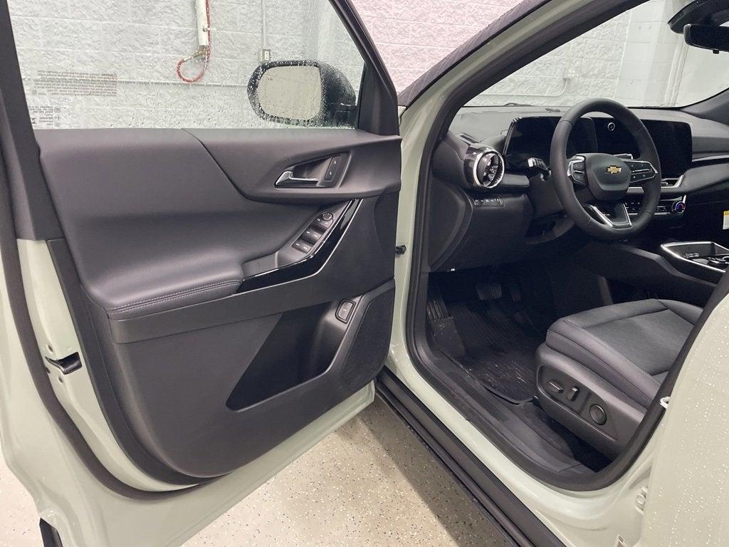 new 2026 Chevrolet Equinox car, priced at $32,850