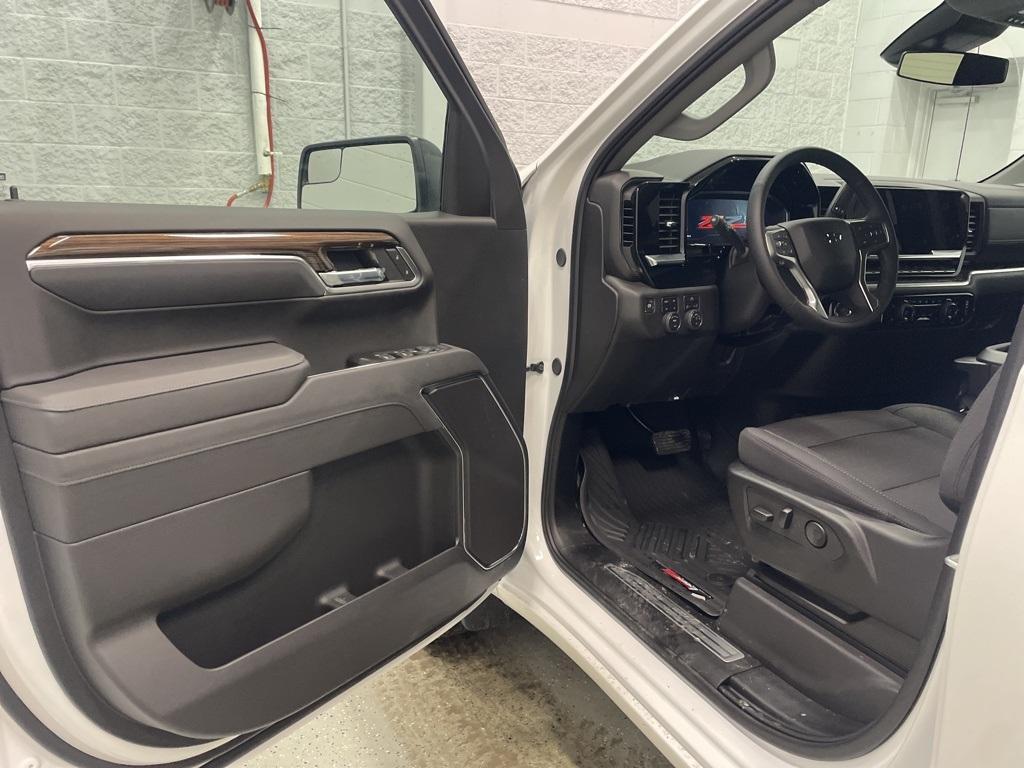 new 2025 Chevrolet Silverado 1500 car, priced at $49,999