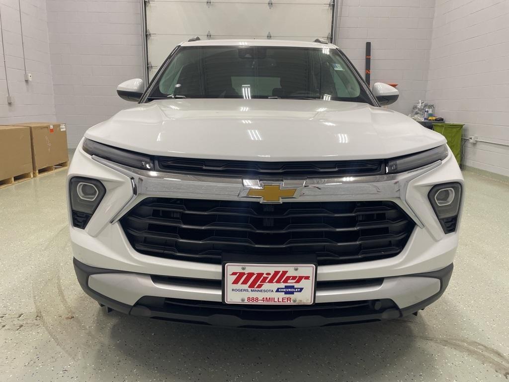 new 2025 Chevrolet TrailBlazer car, priced at $27,680