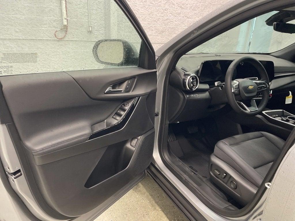 new 2026 Chevrolet Equinox car, priced at $32,940
