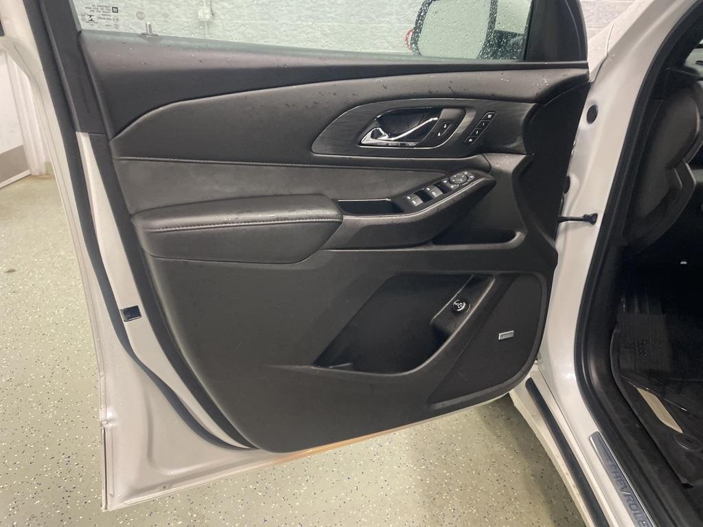 used 2023 Chevrolet Traverse car, priced at $39,999