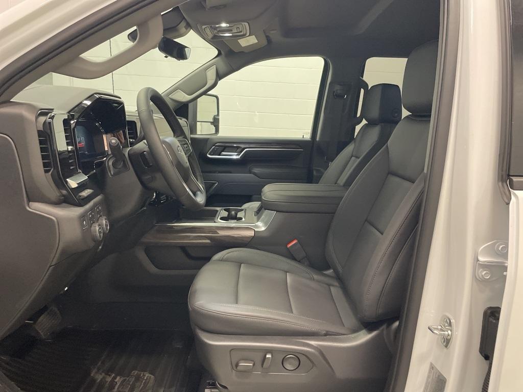 new 2025 Chevrolet Silverado 3500 car, priced at $78,180