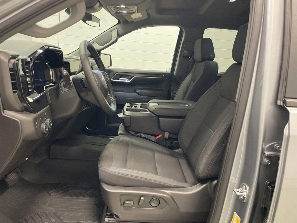 new 2025 Chevrolet Silverado 1500 car, priced at $46,570