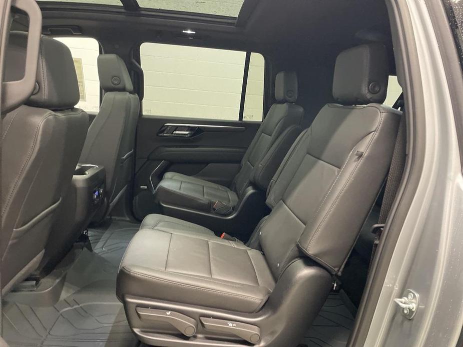 new 2025 Chevrolet Suburban car, priced at $76,565