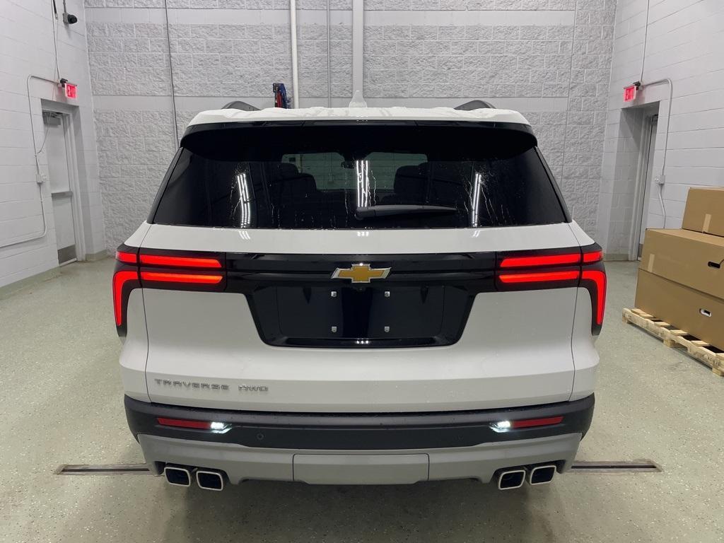 new 2025 Chevrolet Traverse car, priced at $41,999