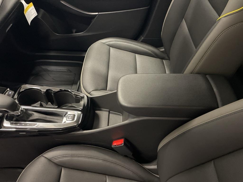 new 2025 Chevrolet Trax car, priced at $25,499