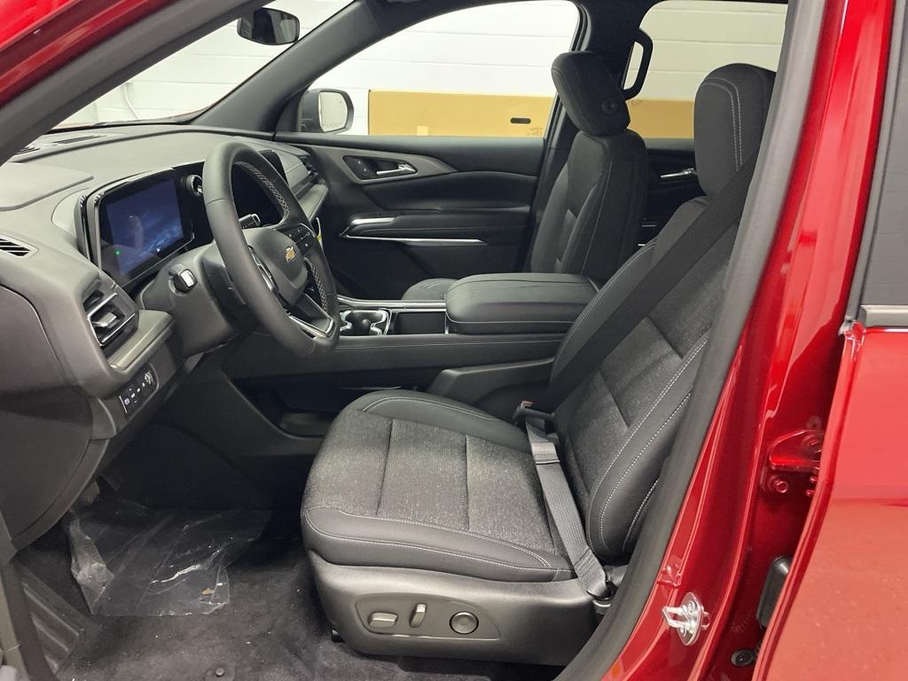 new 2025 Chevrolet Traverse car, priced at $42,999