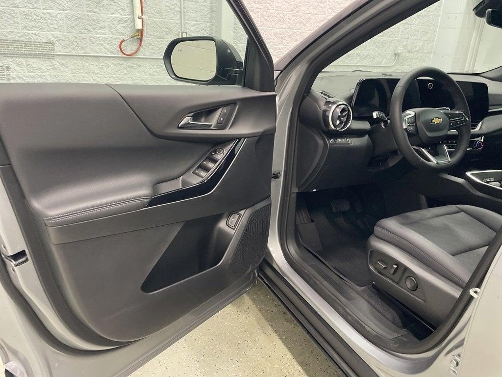 new 2026 Chevrolet Equinox car, priced at $34,099