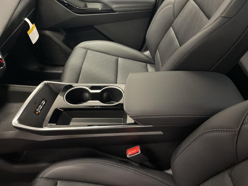 new 2025 Chevrolet Equinox car, priced at $31,240