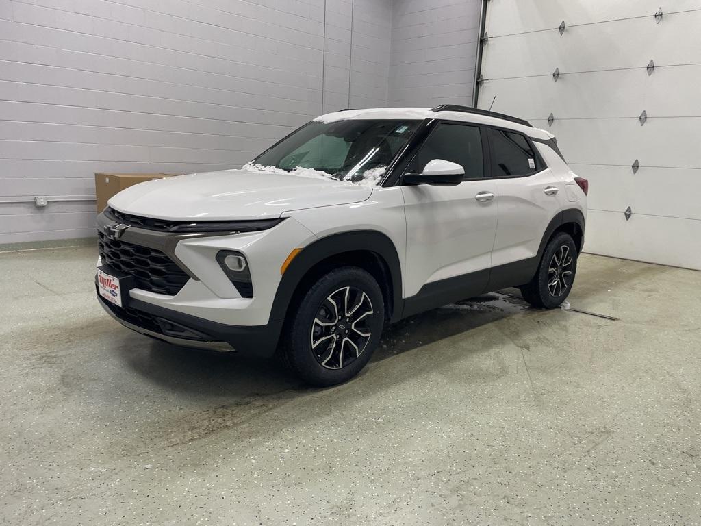 new 2025 Chevrolet TrailBlazer car, priced at $32,420