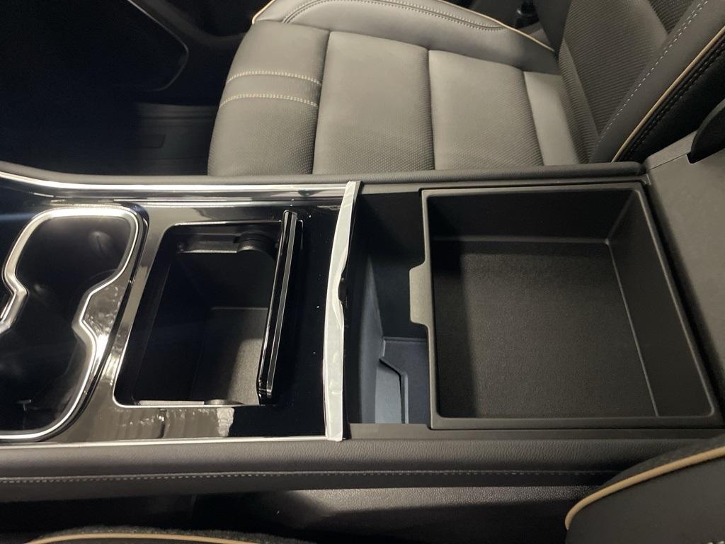 new 2025 Chevrolet Traverse car, priced at $54,999