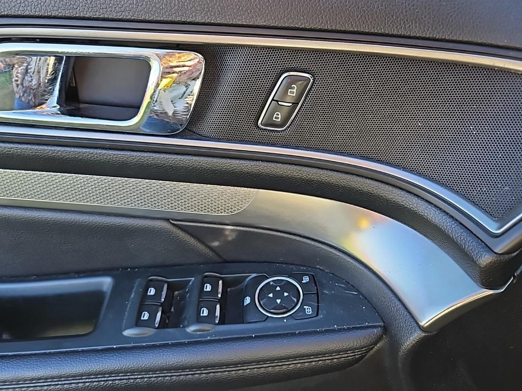 used 2018 Ford Explorer car