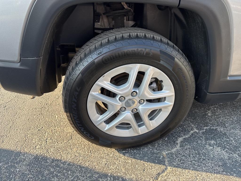 used 2021 Jeep Compass car, priced at $15,000