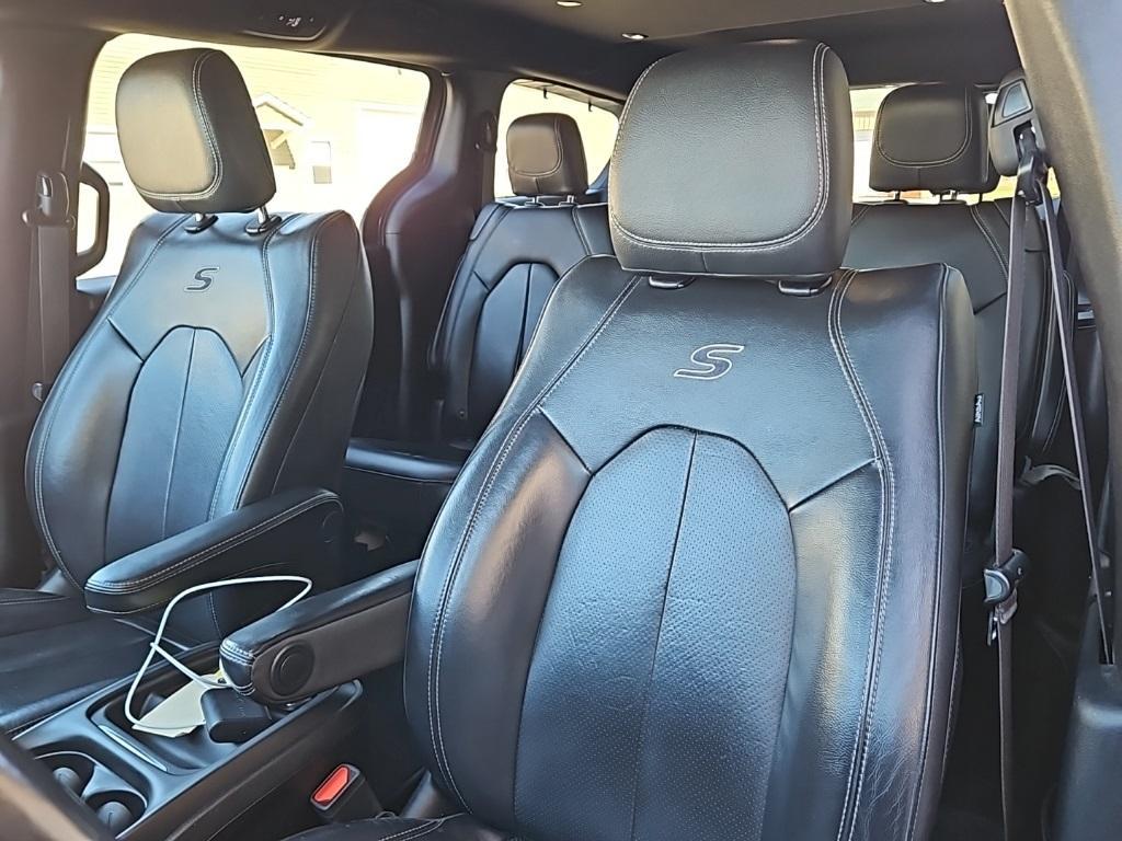 used 2020 Chrysler Pacifica car, priced at $17,995