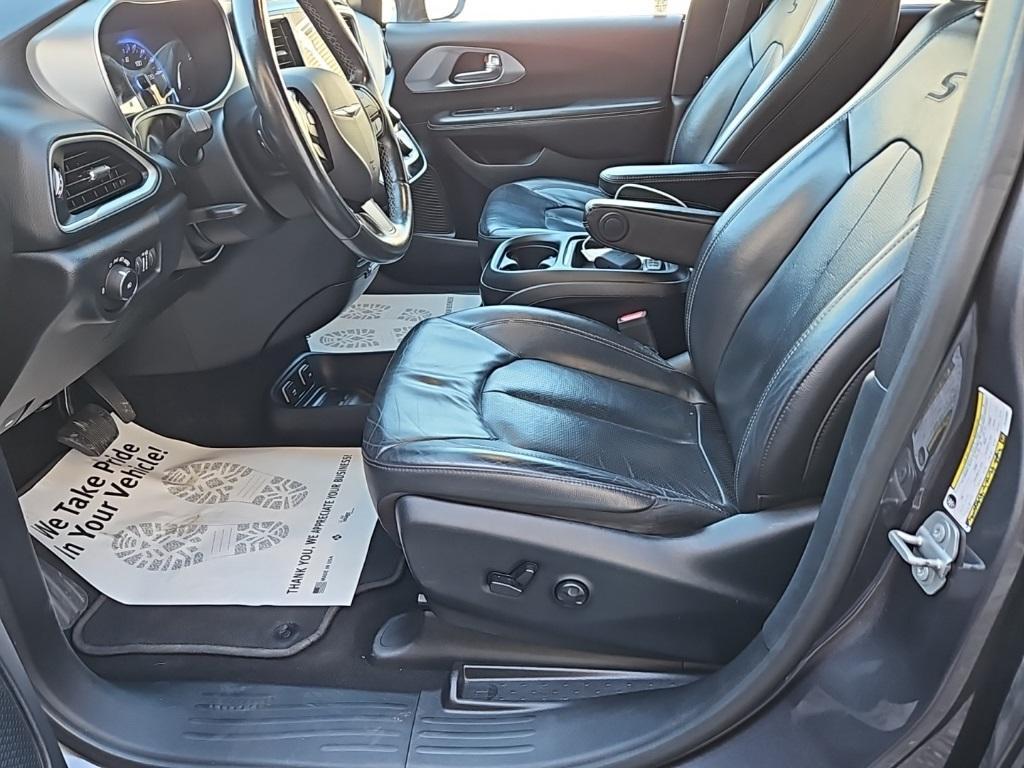 used 2020 Chrysler Pacifica car, priced at $17,995