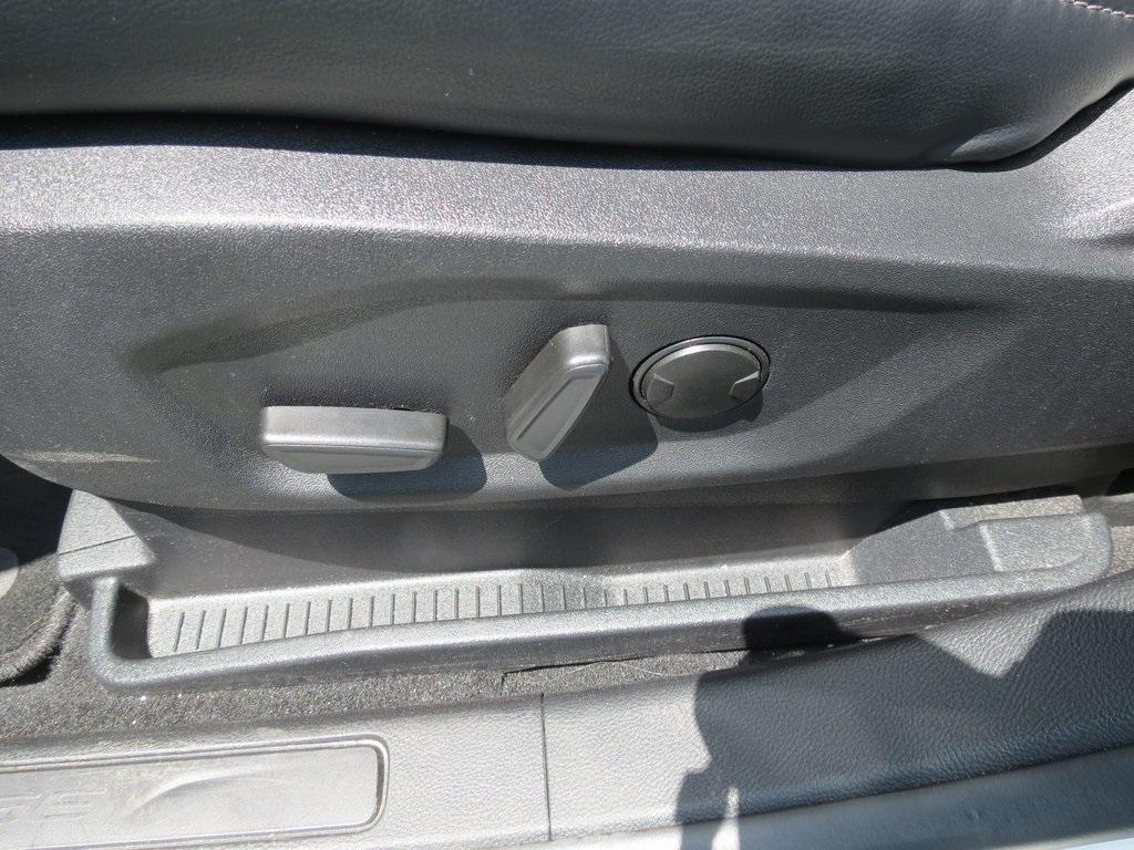 used 2024 Ford Edge car, priced at $25,500