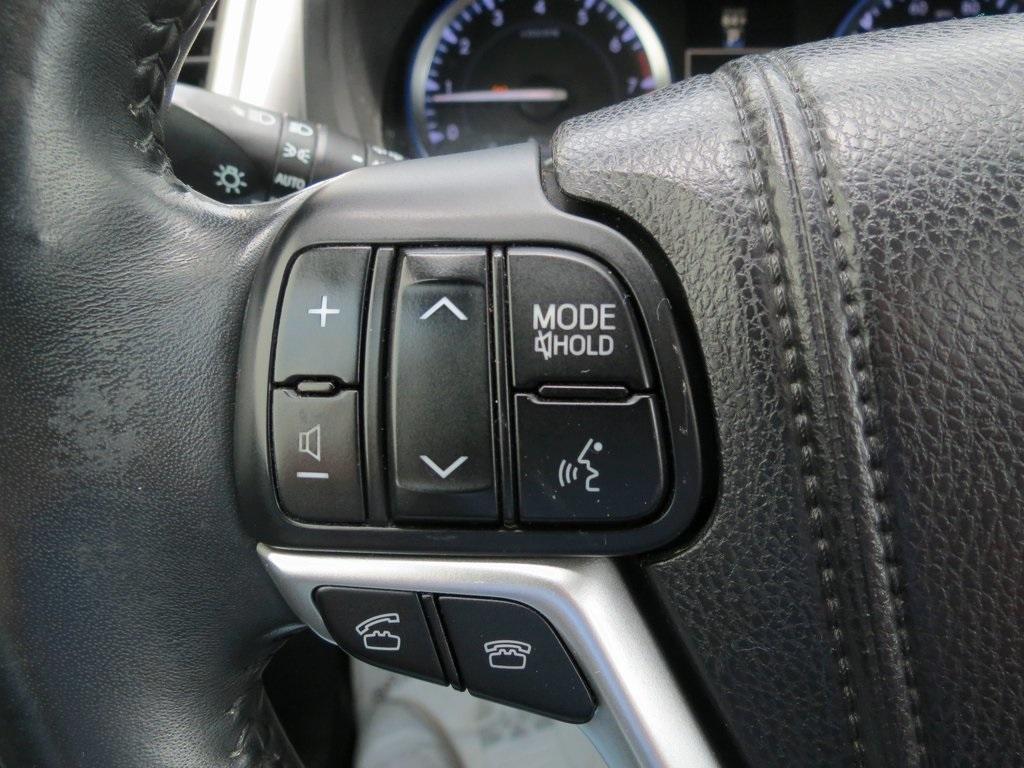 used 2015 Toyota Highlander car, priced at $13,500