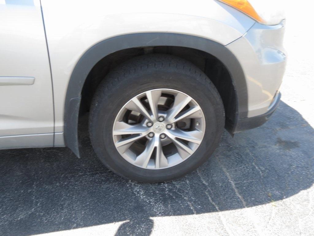 used 2015 Toyota Highlander car, priced at $14,000