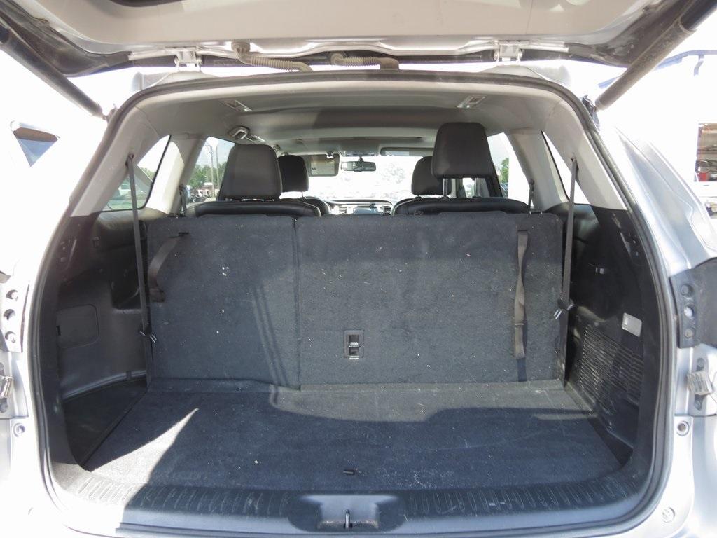 used 2015 Toyota Highlander car, priced at $14,000