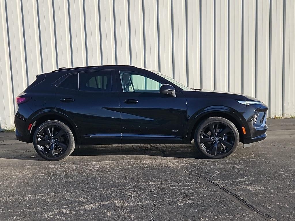 used 2024 Buick Envision car, priced at $27,500