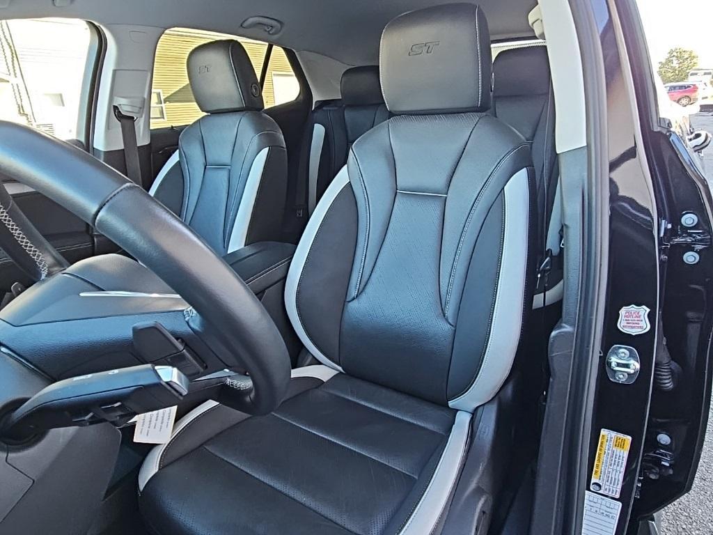 used 2024 Buick Envision car, priced at $27,500