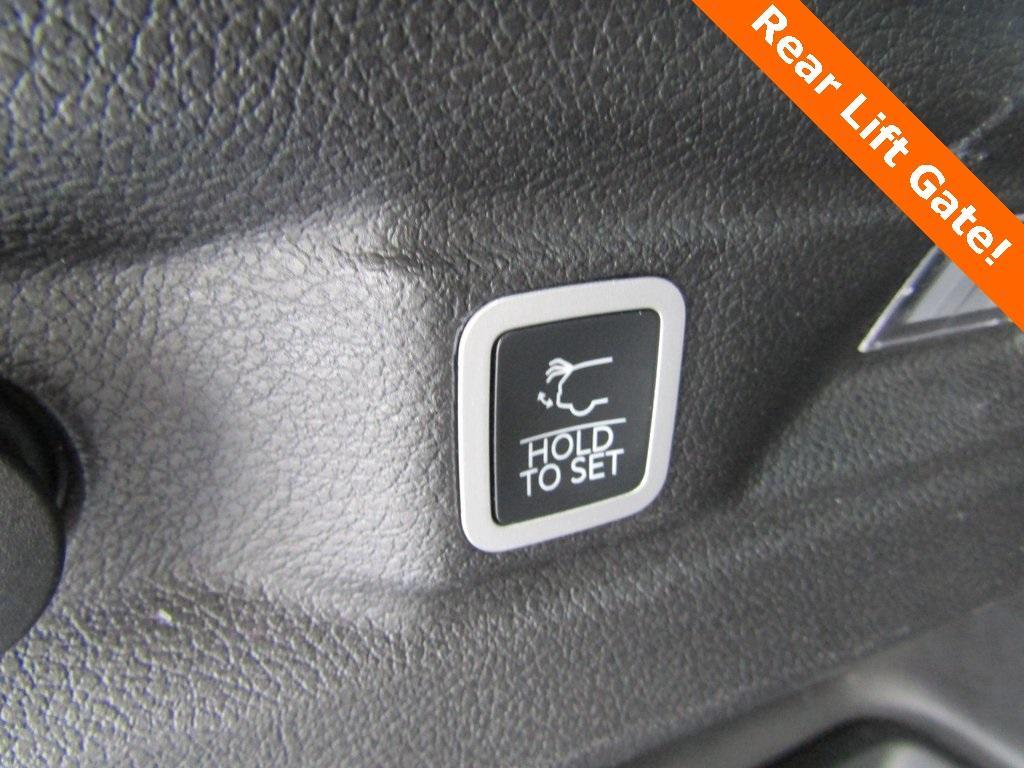 used 2024 Jeep Grand Cherokee L car, priced at $28,995