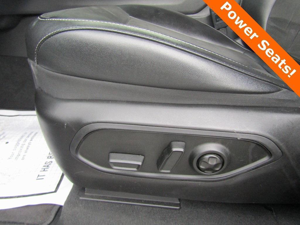 used 2024 Jeep Grand Cherokee L car, priced at $28,995