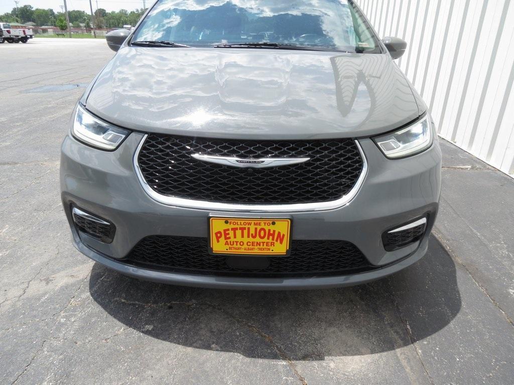 used 2021 Chrysler Pacifica car, priced at $21,995