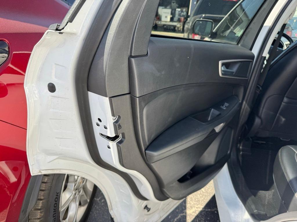 used 2024 Ford Edge car, priced at $25,500