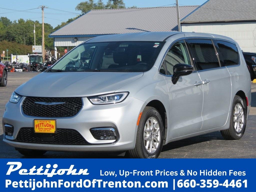 used 2024 Chrysler Pacifica car, priced at $33,750