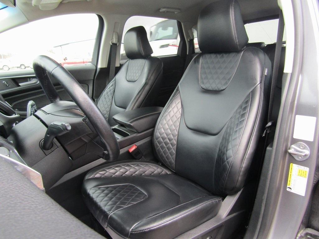 used 2024 Ford Edge car, priced at $29,500