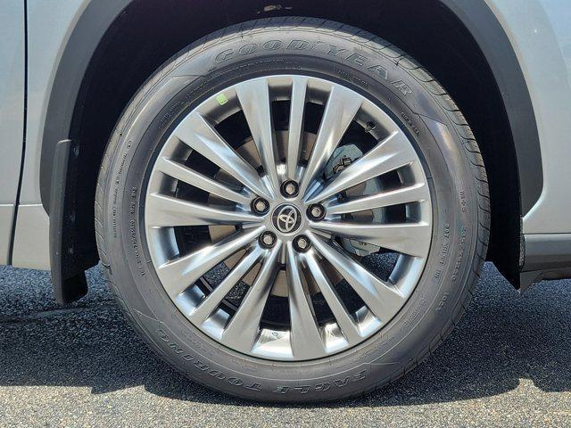 new 2025 Toyota Highlander car, priced at $54,857