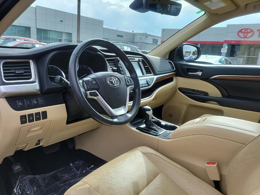 used 2018 Toyota Highlander car, priced at $23,522