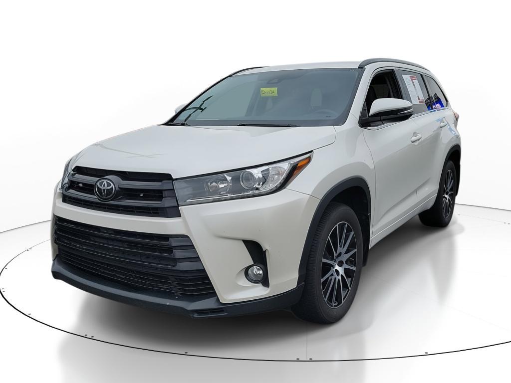 used 2017 Toyota Highlander car, priced at $15,545