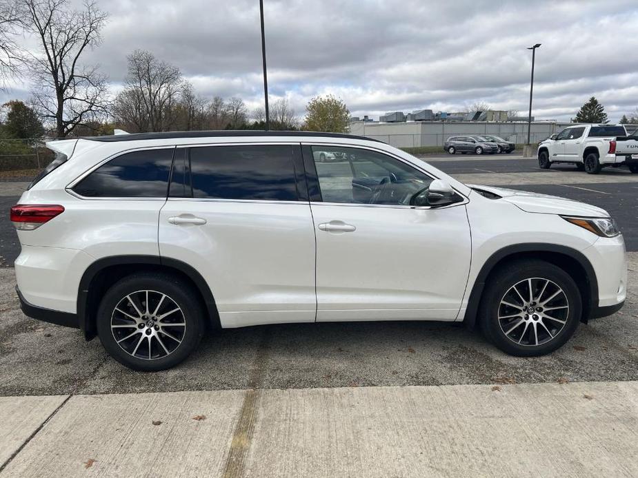 used 2017 Toyota Highlander car, priced at $17,476