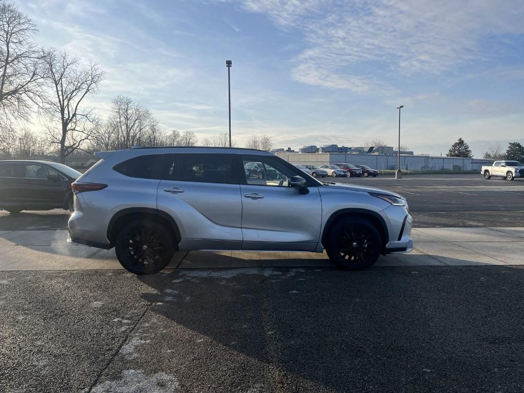 used 2024 Toyota Highlander car, priced at $46,198