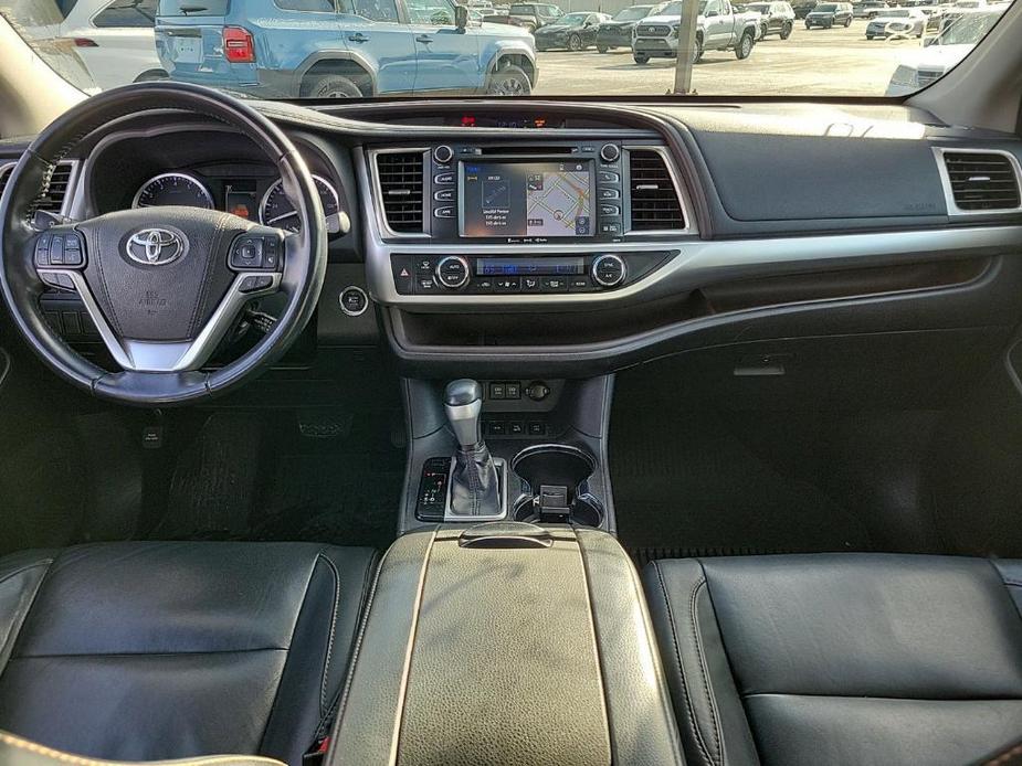 used 2018 Toyota Highlander car, priced at $22,732