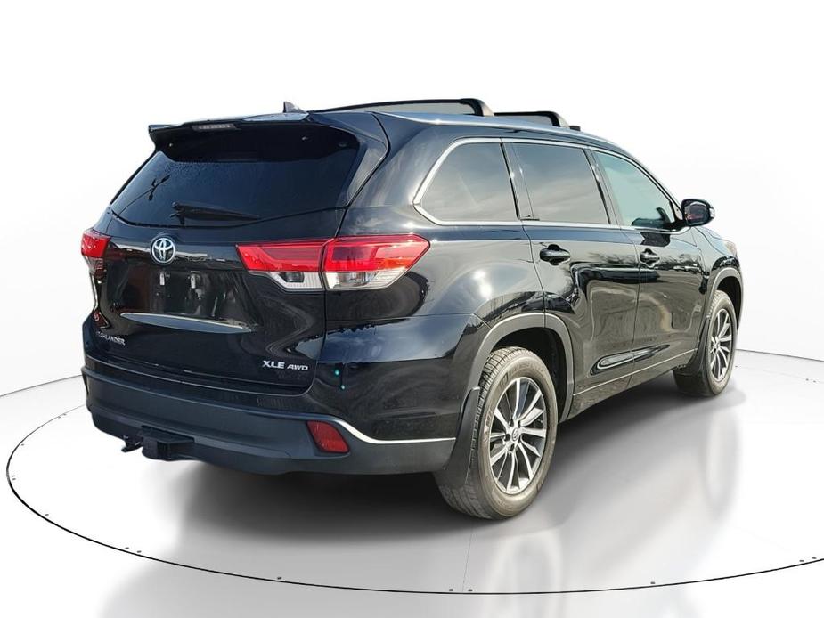 used 2018 Toyota Highlander car, priced at $22,732